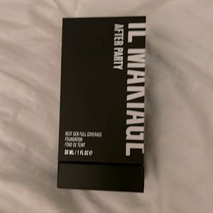 SOLD***** NIB Authentic IL MAKIAGE #055 After Party foundation 🖤🤍 Retails $35+